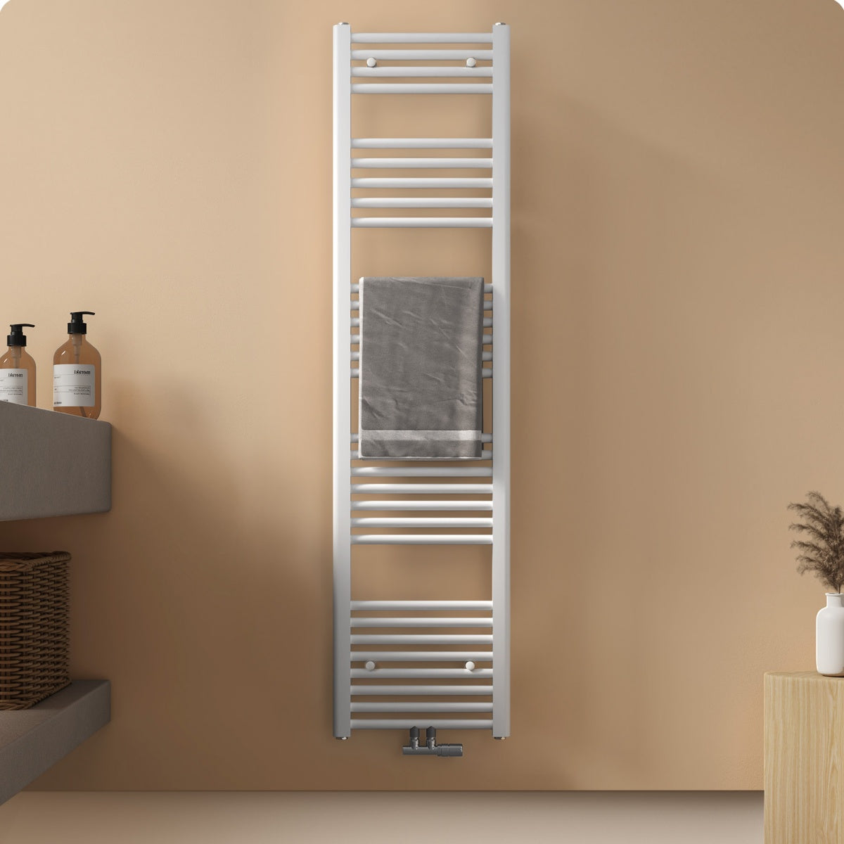 Badheizkörper mit Mittelanschluss zur vertikalen Montage, ideal als Handtuchtrockner