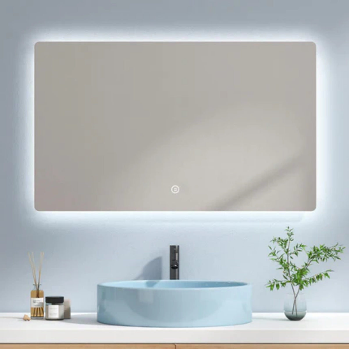 Echteckiger Badspiegel mit integrierter LED-Beleuchtung