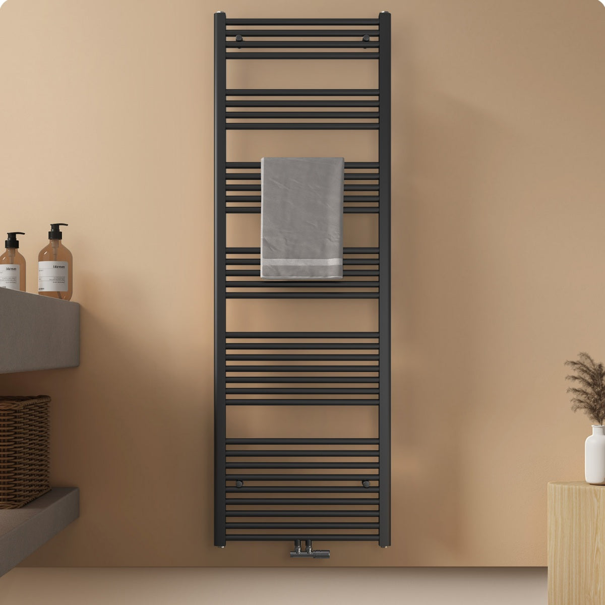 Badheizkörper mit Mittelanschluss zur vertikalen Montage, ideal als Handtuchtrockner