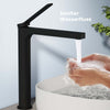 Waschtischarmatur mit abgewinkeltem Griff und wassersparendem Strahl