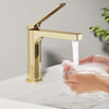 Waschtischarmatur mit abgewinkeltem Griff und wassersparender Funktion