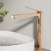 Waschtischarmatur mit abgewinkeltem Griff und wassersparendem Strahl