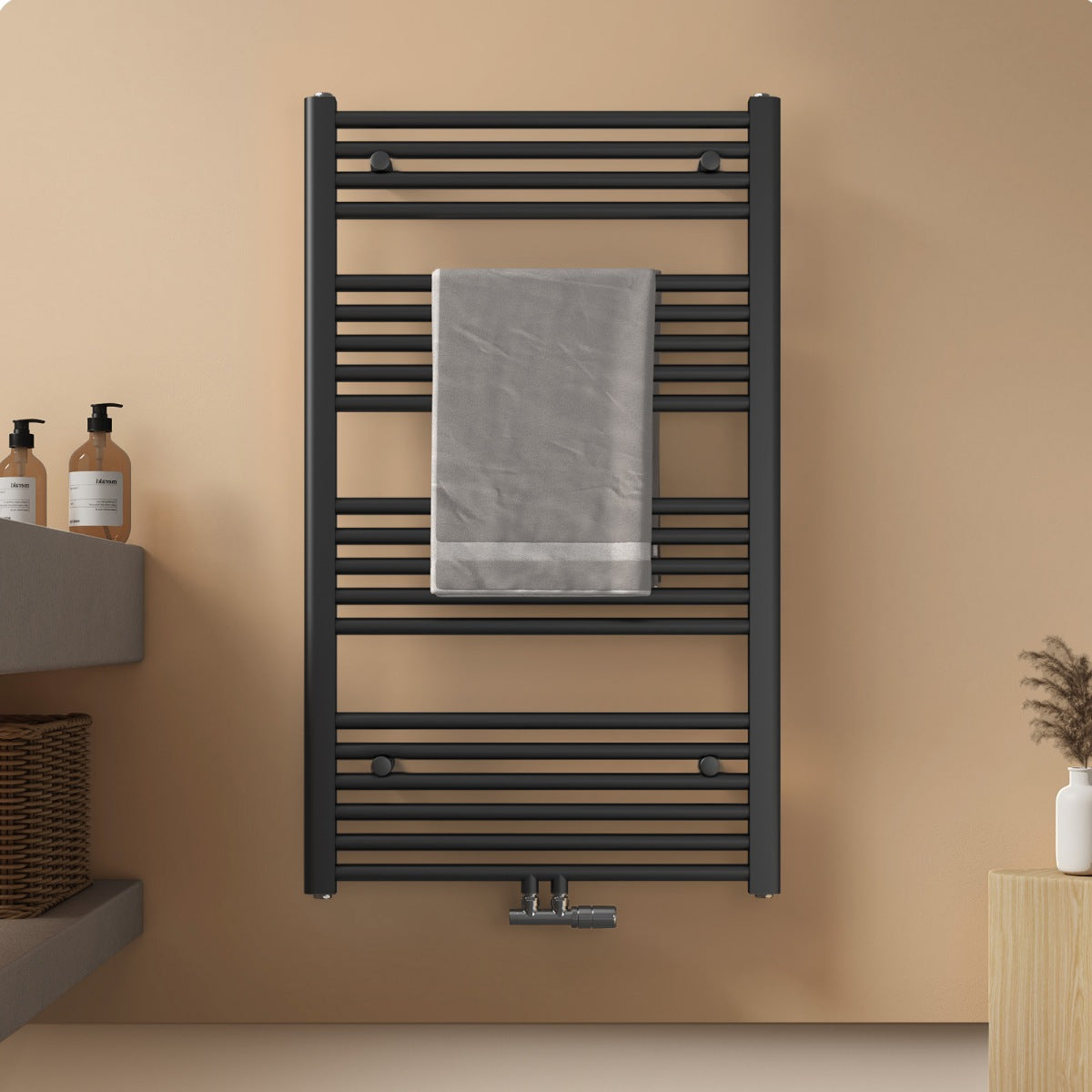 Badheizkörper mit Mittelanschluss zur vertikalen Montage, ideal als Handtuchtrockner