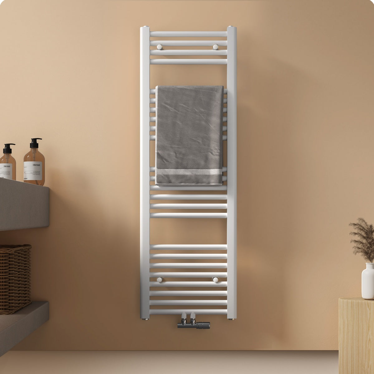 Badheizkörper mit Mittelanschluss zur vertikalen Montage, ideal als Handtuchtrockner
