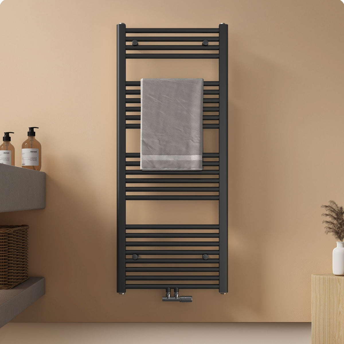 Badheizkörper mit Mittelanschluss zur vertikalen Montage, ideal als Handtuchtrockner