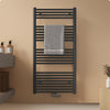 Badheizkörper mit Mittelanschluss zur vertikalen Montage, ideal als Handtuchtrockner